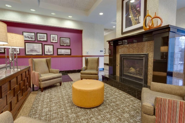 Drury Inn & Suites Baton Rouge image 4